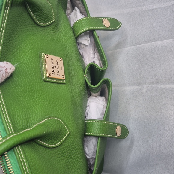 Dooney & Bourke Green Pebble Leather Crescent Tote with Pouch & Key Fob 💚 COA - Picture 17 of 17